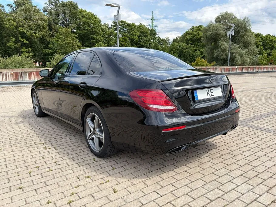 Mercedes-Benz E220 2020 photo 4