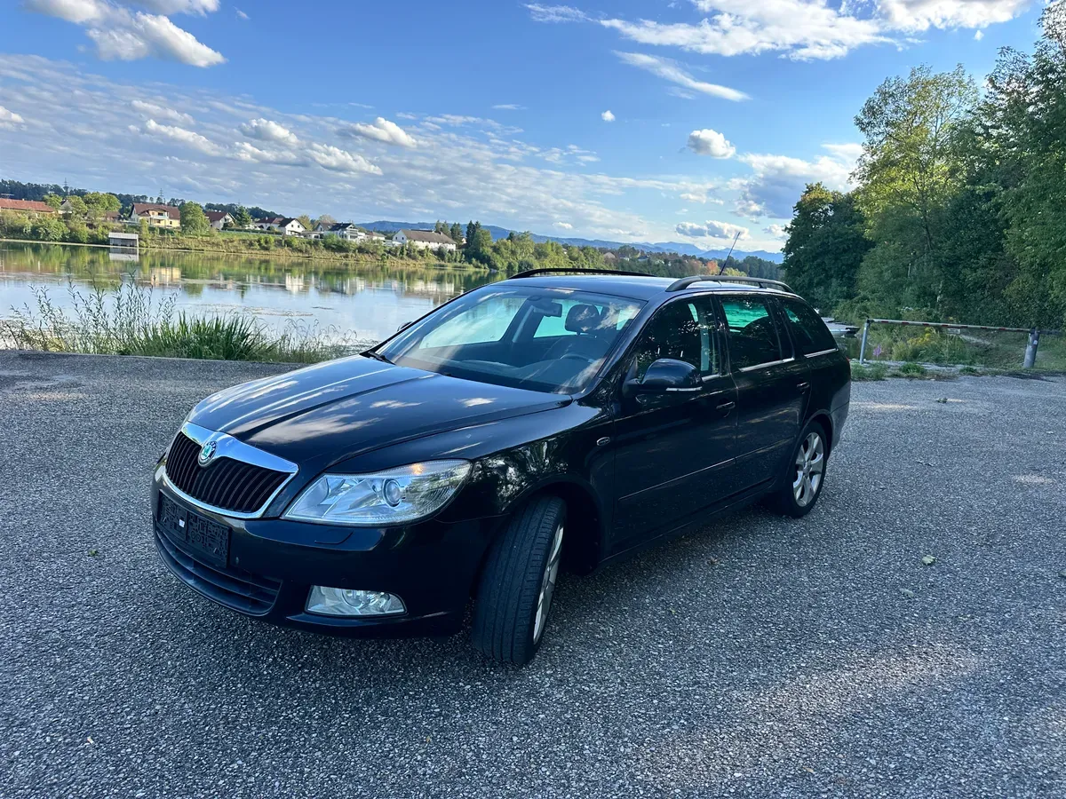 Skoda Octavia 2010 photo 3