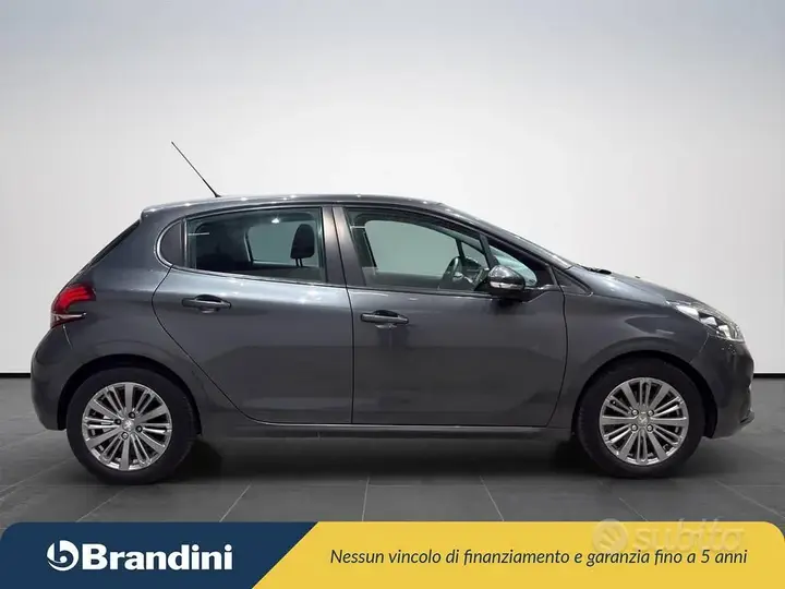 Peugeot 208 2016 photo 5