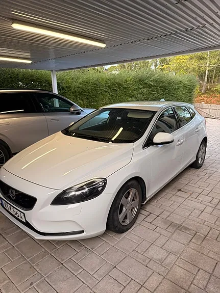 Volvo V40 2015 photo 2
