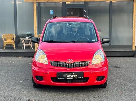 Toyota Yaris Verso 2004 photo 2