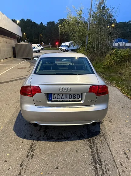 Audi A4 2008 photo 2