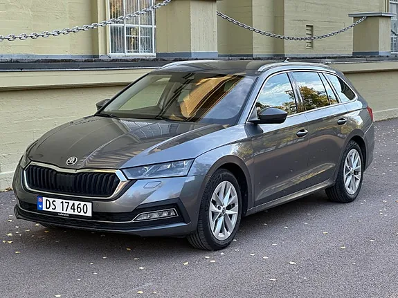 Skoda Octavia 2023 photo 2