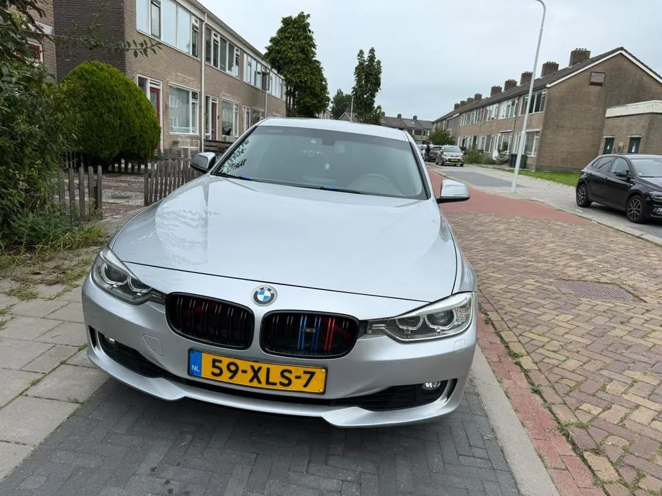 BMW 320I