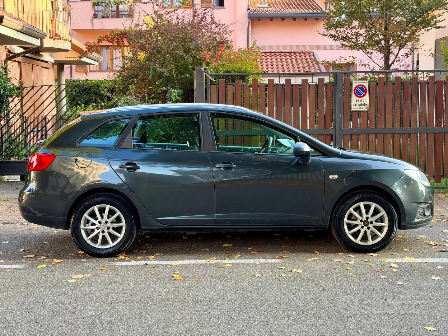 Seat Ibiza 2011 photo 4