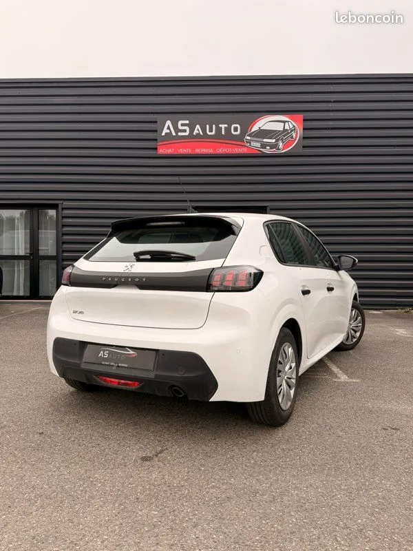 Peugeot 208 2021 photo 3