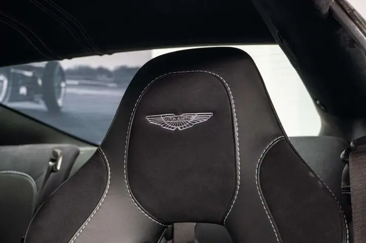 Aston Martin Vanquish 2012 photo 5