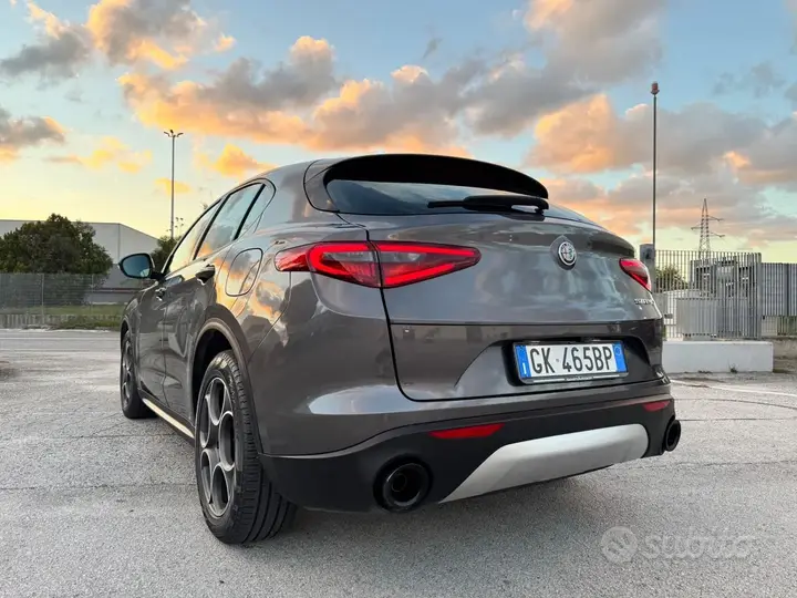 Alfa Romeo Stelvio 2022 photo 3