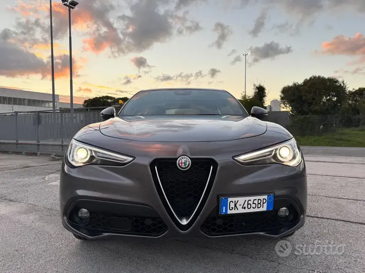 Alfa Romeo Stelvio 2022 photo 2