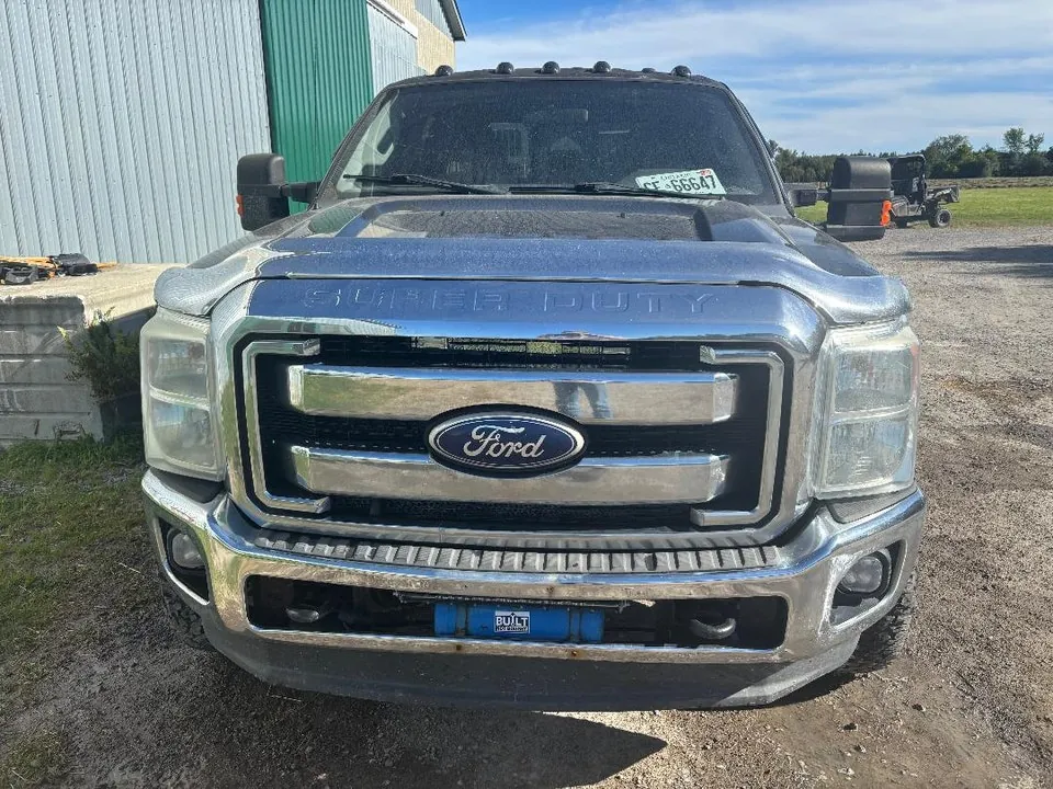 Ford F250 2011 photo 2