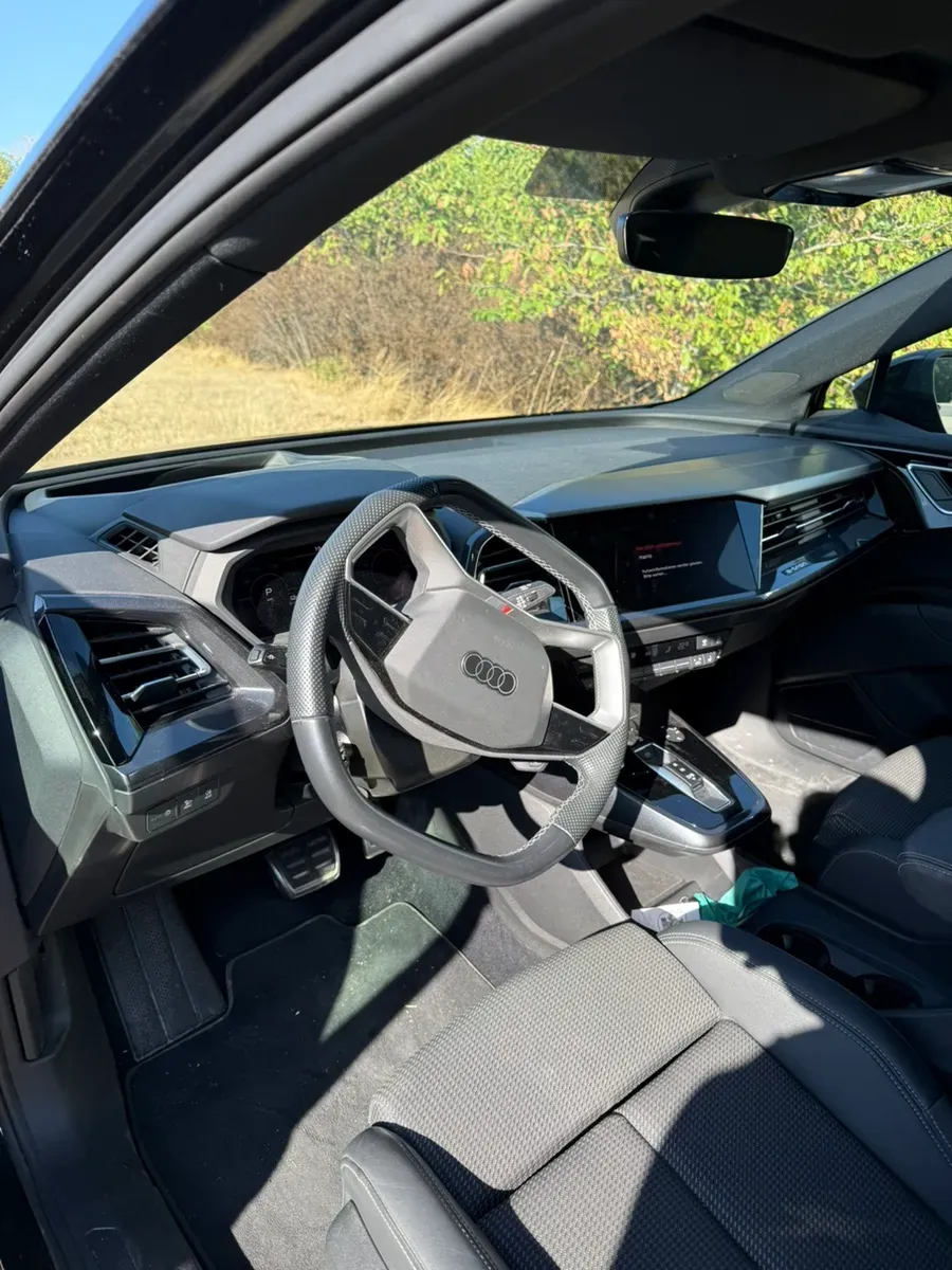 Audi Q4 2023 photo 3