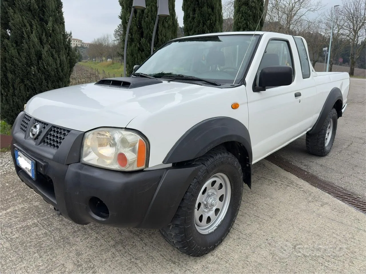 Nissan Np300