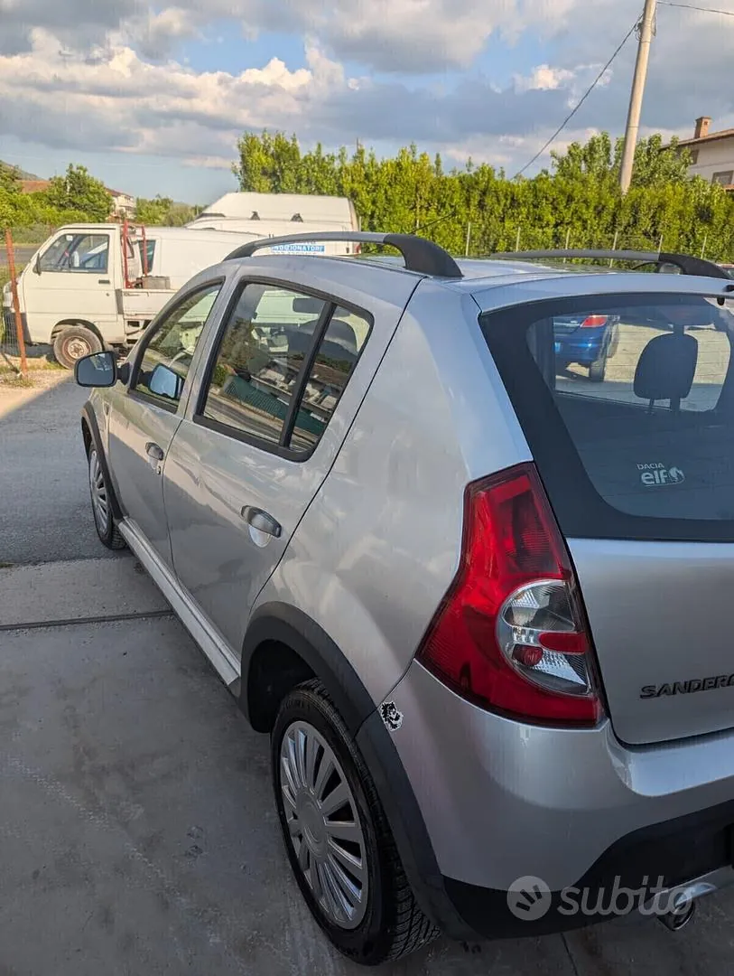 Dacia Sandero 2011 photo 3