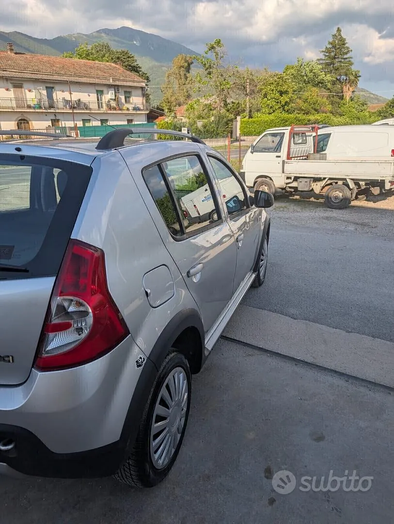 Dacia Sandero 2011 photo 4