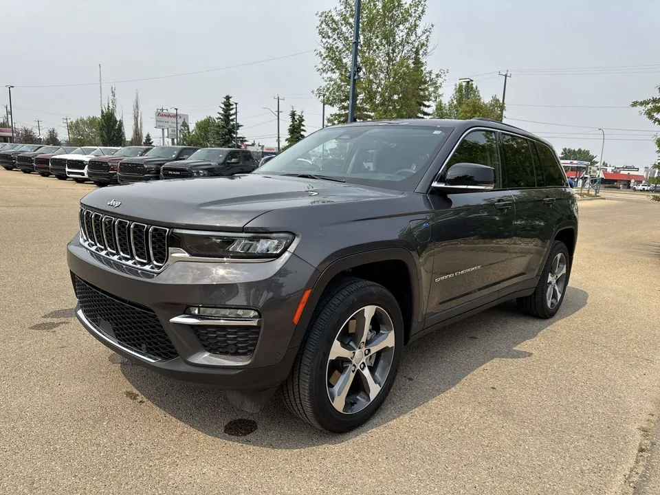 Jeep Grand Cherokee 2023 photo 3