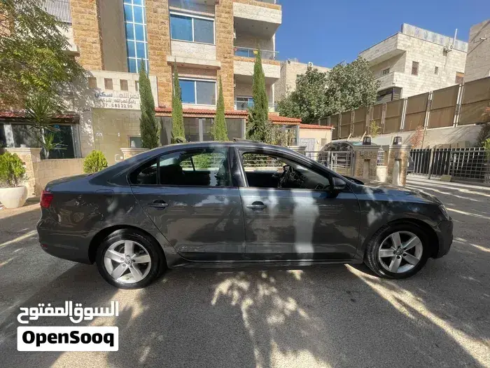 Volkswagen Jetta 2012 photo 2
