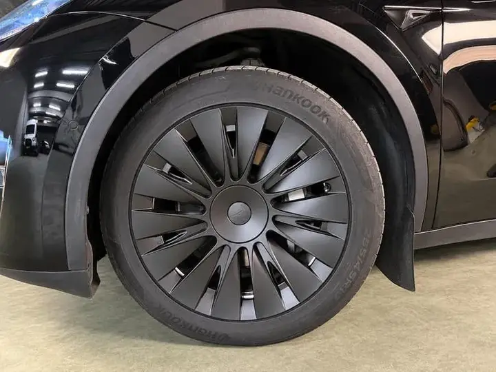 Tesla Model Y 2022 photo 2