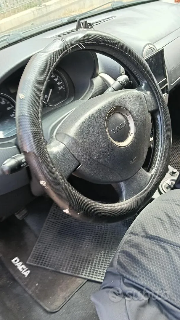 Dacia Sandero 2012 photo 2