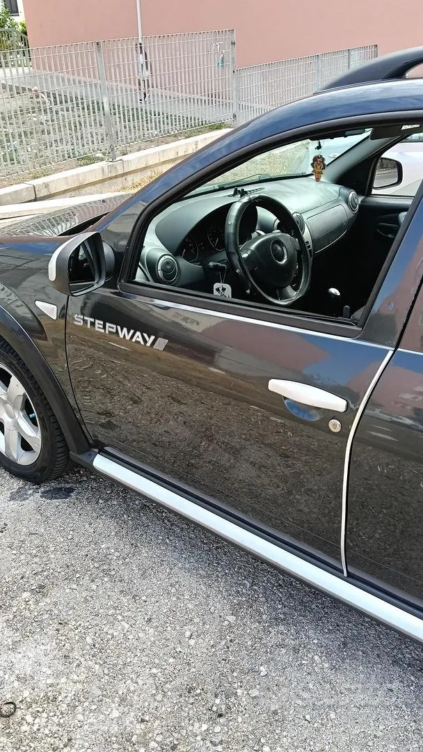 Dacia Sandero 2012 photo 4