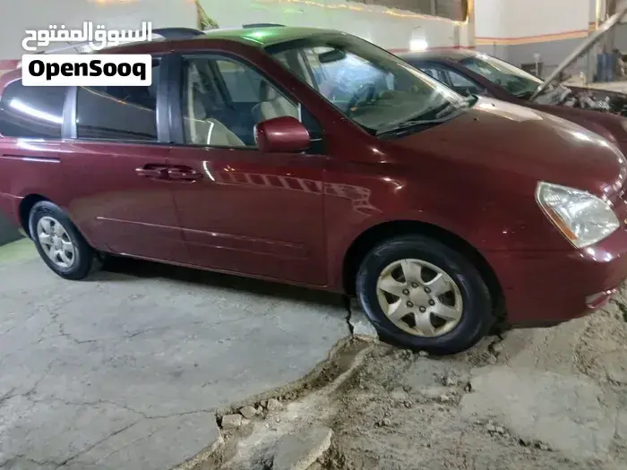 Kia Sedona 2010 photo 4