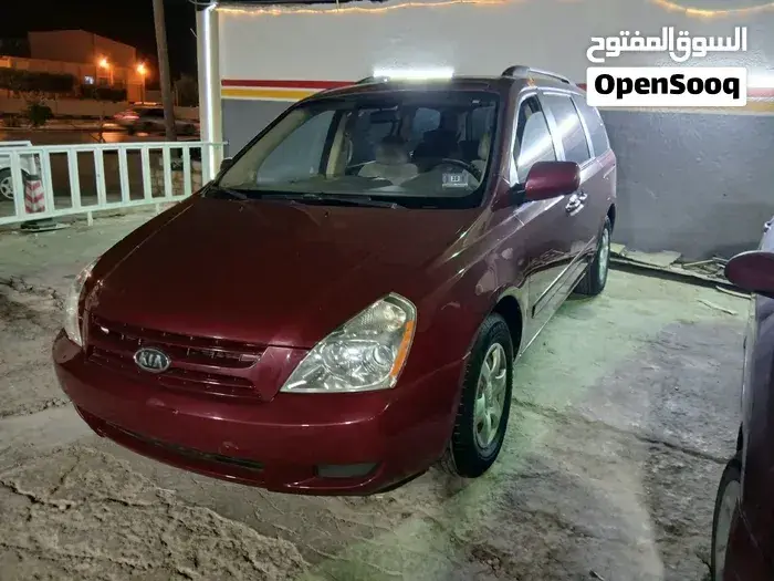 Kia Sedona 2010 photo 3