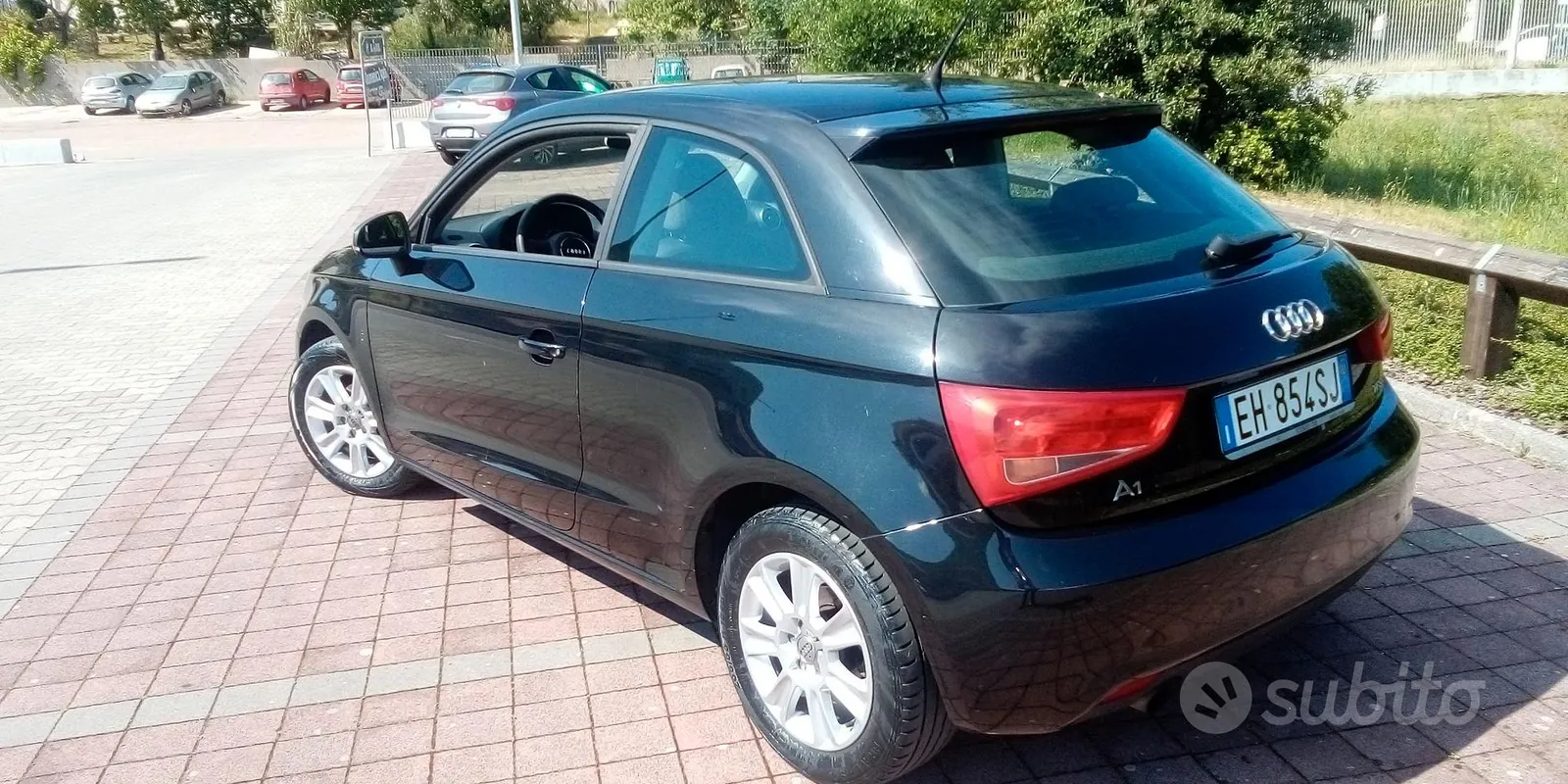 Audi A1 2011 photo 2