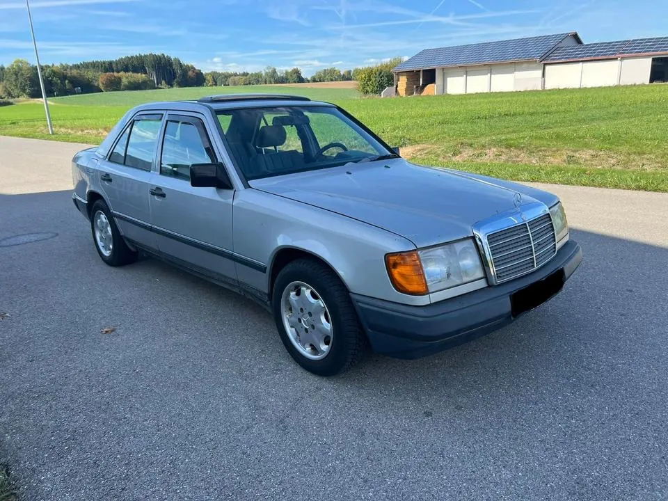 Mercedes-Benz W124