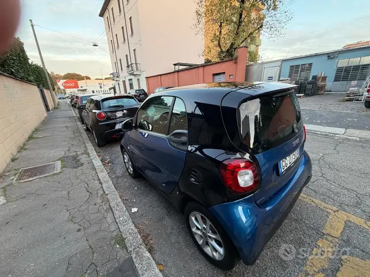 Smart Fortwo 2019 photo 4