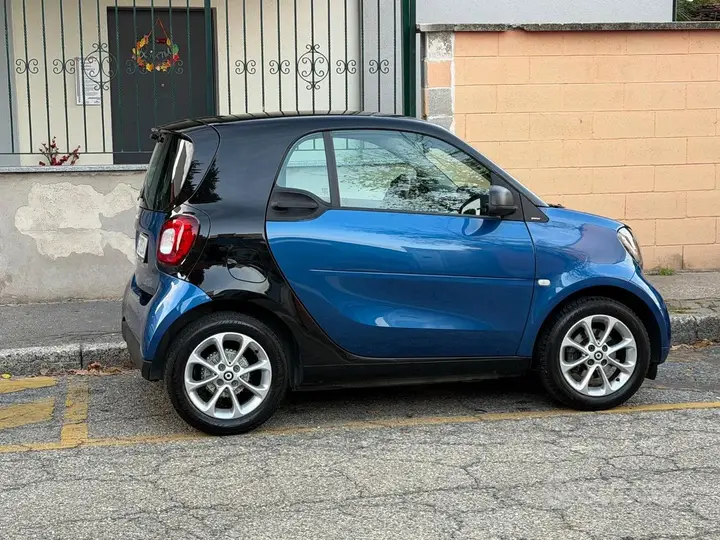 Smart Fortwo 2019 photo 3