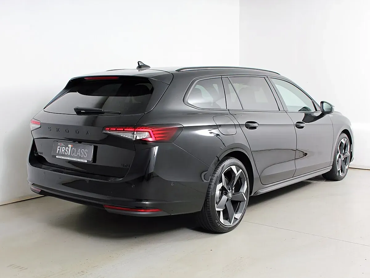 Skoda Superb 2025 photo 2