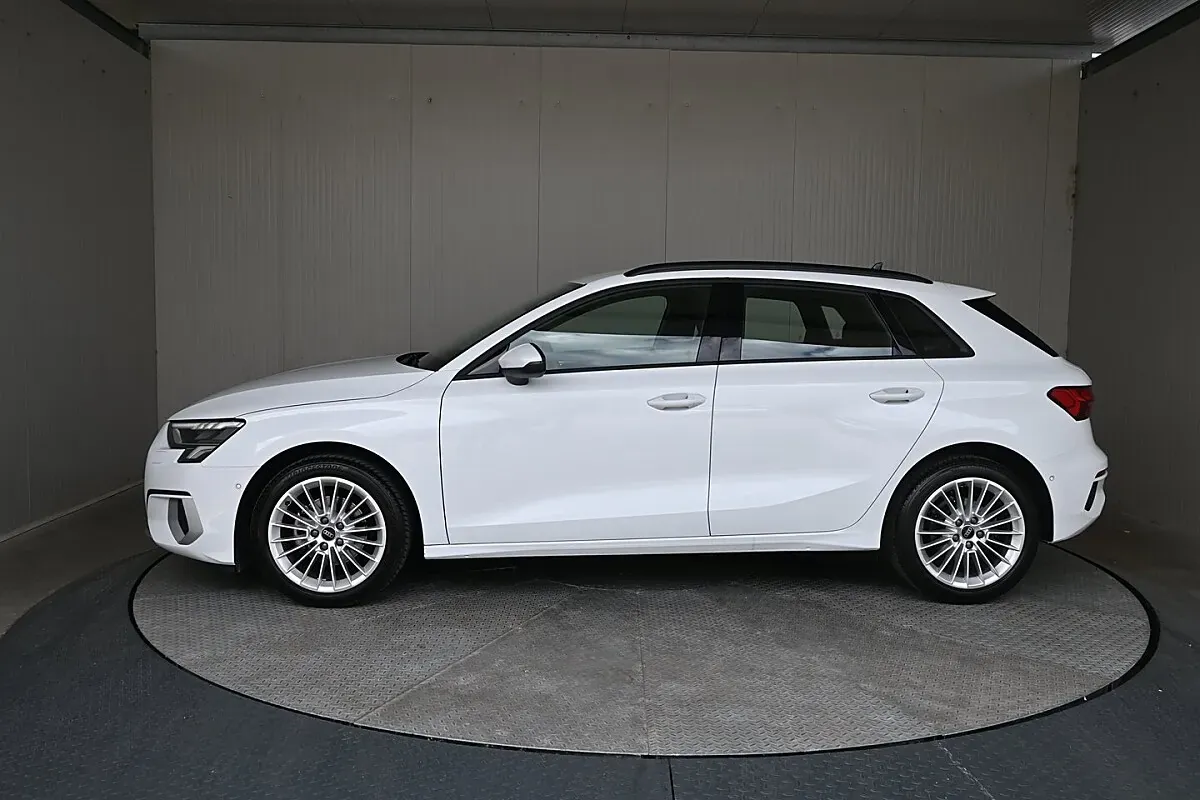 Audi A3 2024 photo 3