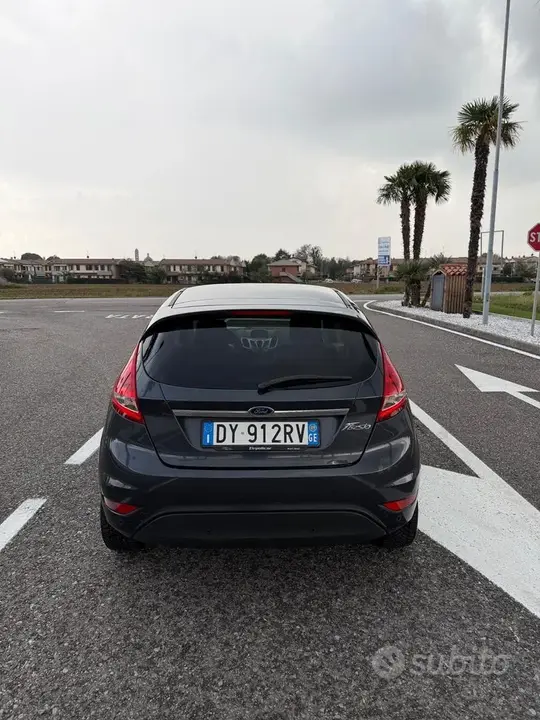 Ford Fiesta 2009 photo 4