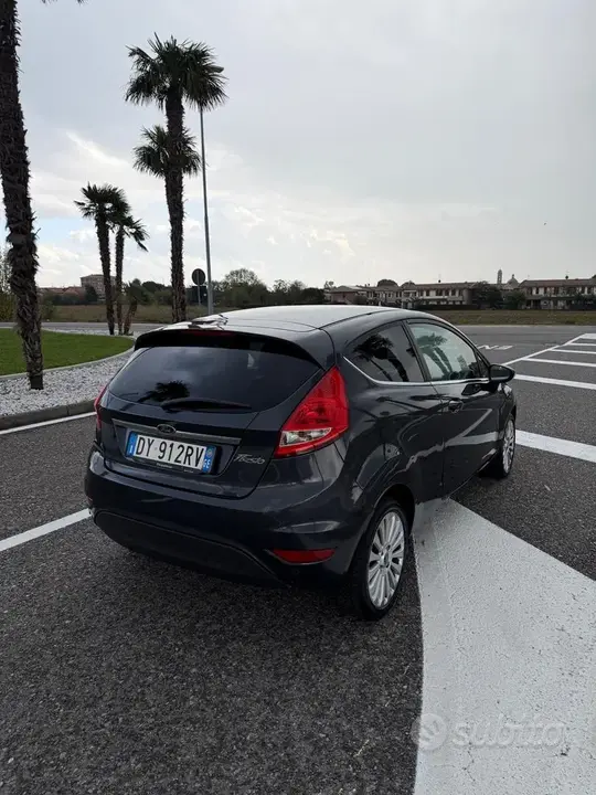 Ford Fiesta 2009 photo 3
