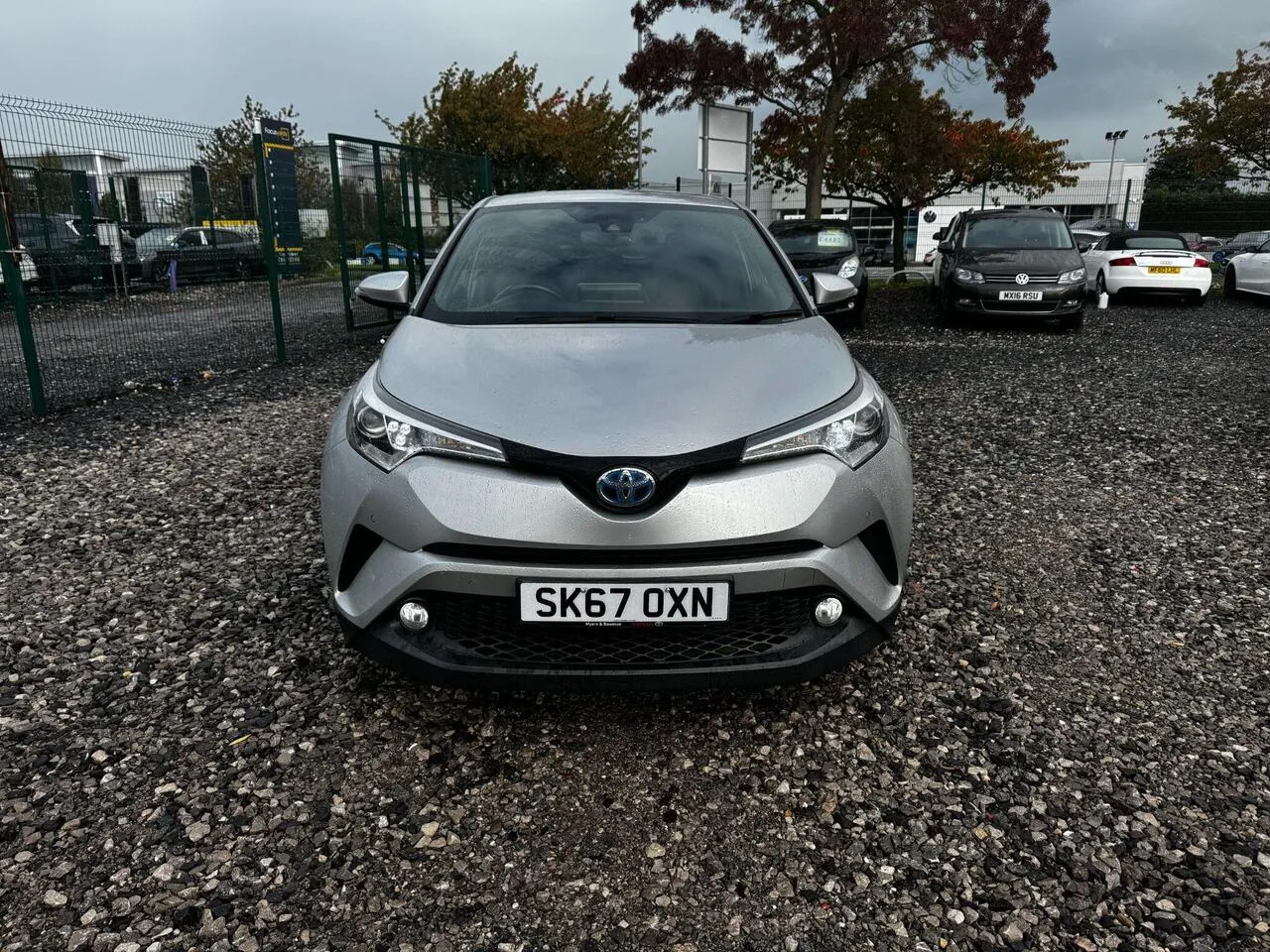 Toyota C-Hr 2017 photo 2
