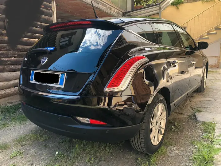 Lancia Delta 2011 photo 4