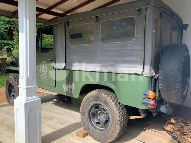 Mitsubishi 4Dr 1969 photo 4