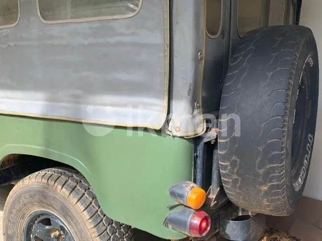 Mitsubishi 4Dr 1969 photo 2
