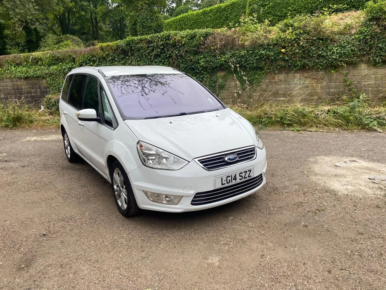 Ford Galaxy 2014 photo 2
