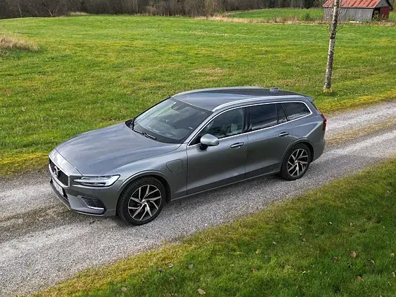 Volvo V60 2021 photo 2