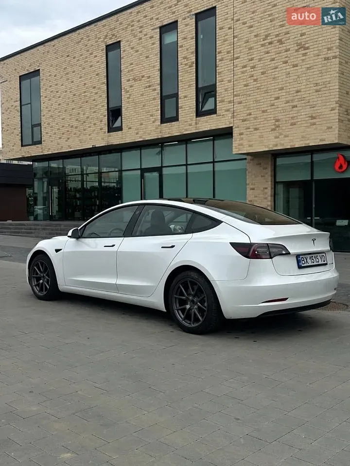 Tesla Model 3 2022 photo 4