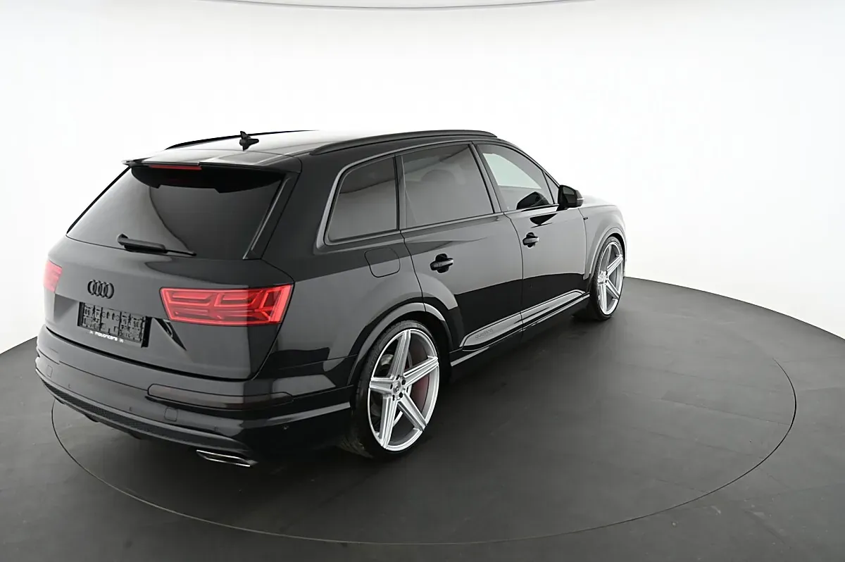 Audi Q7 2015 photo 2