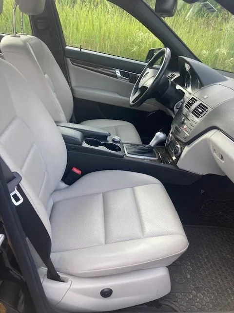 Mercedes-Benz C300 2010 photo 3