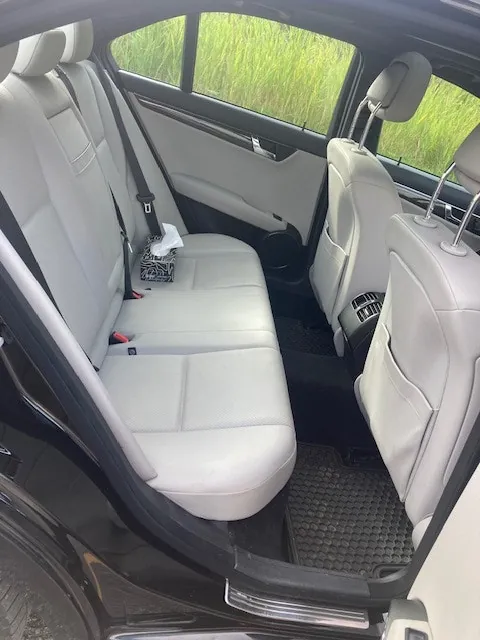 Mercedes-Benz C300 2010 photo 4