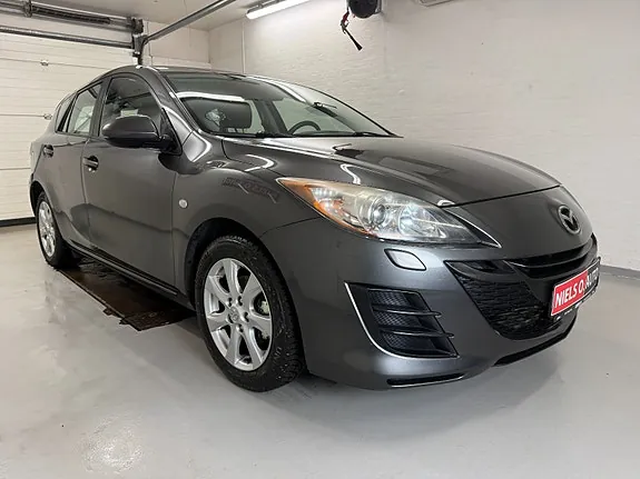 Mazda 3 2011 photo 2