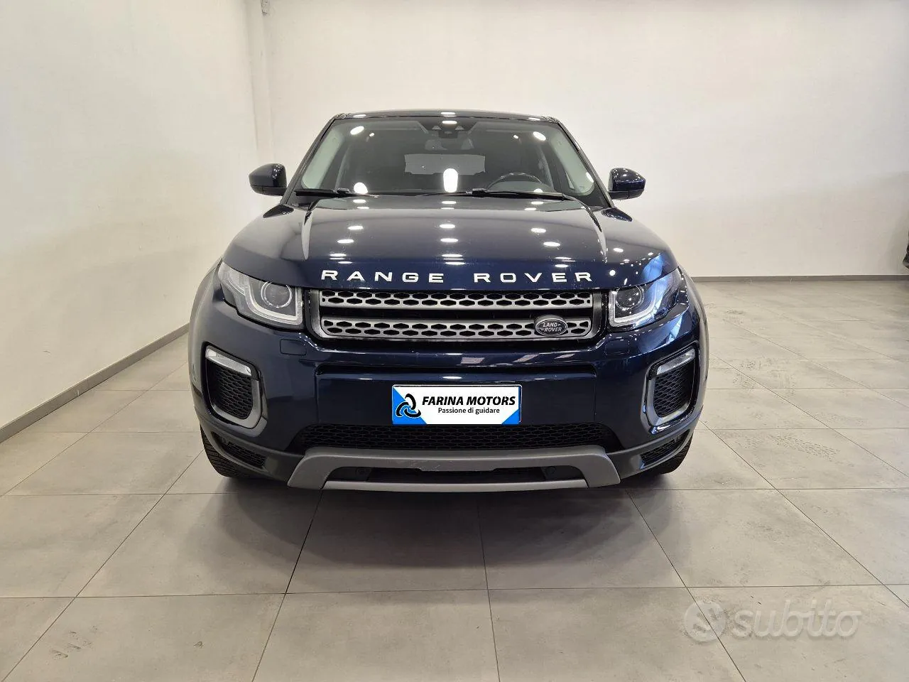 Land Rover Range Rover Evoque 2026 photo 2
