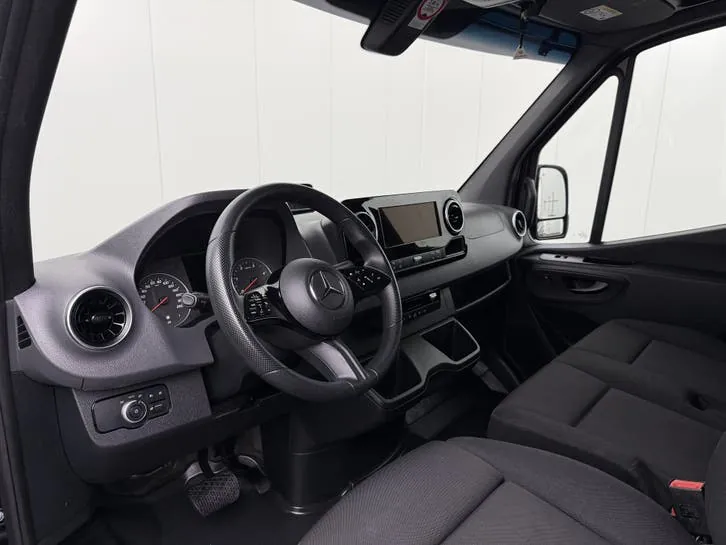 Mercedes-Benz Sprinter 2024 photo 3