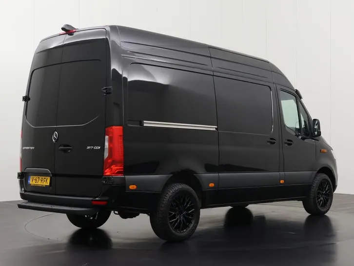 Mercedes-Benz Sprinter 2024 photo 2