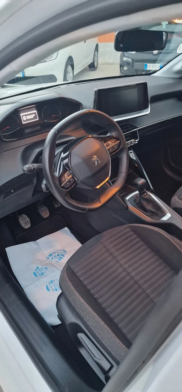 Peugeot 208 2020 photo 5