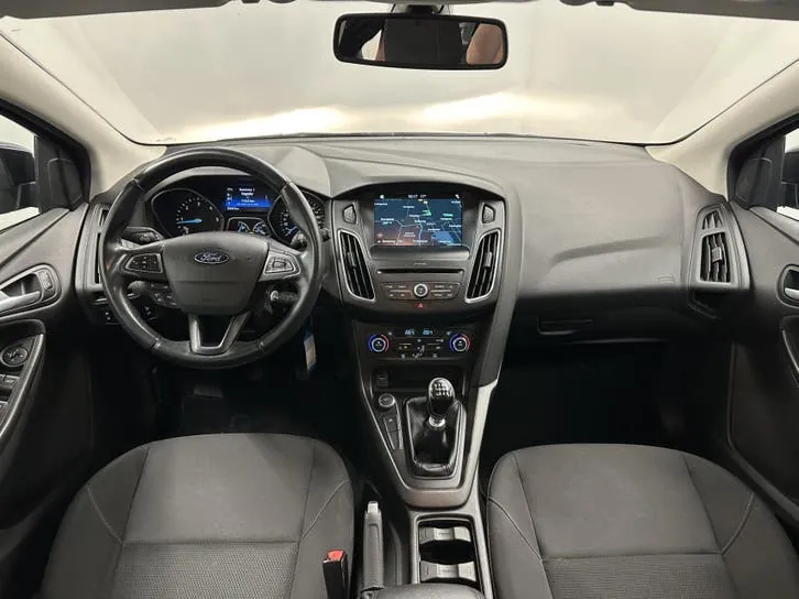 Ford Focus 2017 photo 2