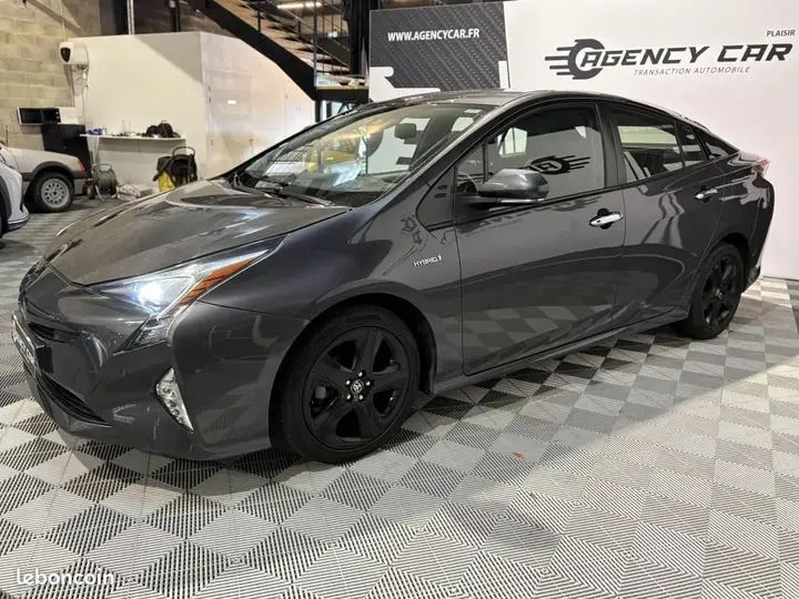 Toyota Prius 2016 photo 2